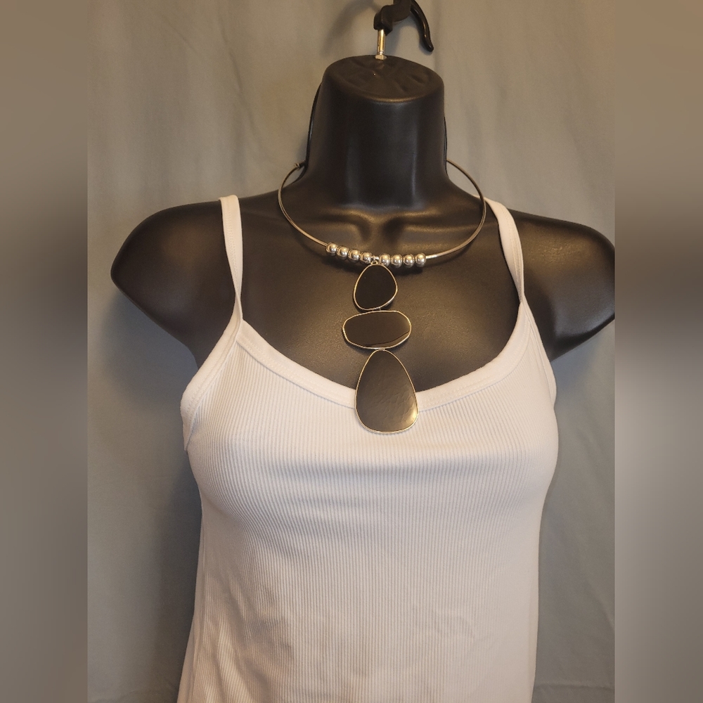 Black stone choker